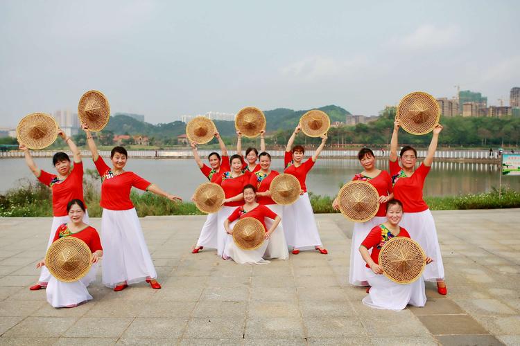 斗笠舞，傳承與創(chuàng)新的藝術(shù)風采展現(xiàn)