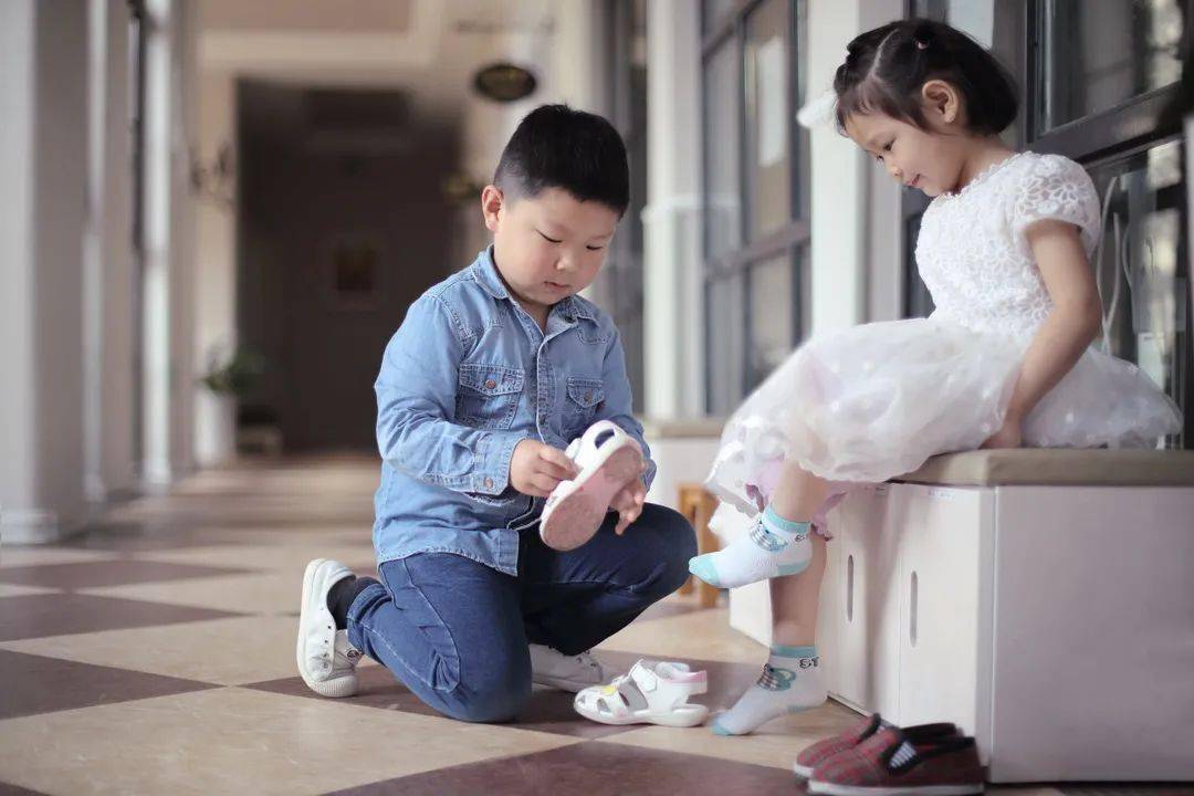 夹芯板开机师傅招聘热潮，行业需求与技术精英的交汇点