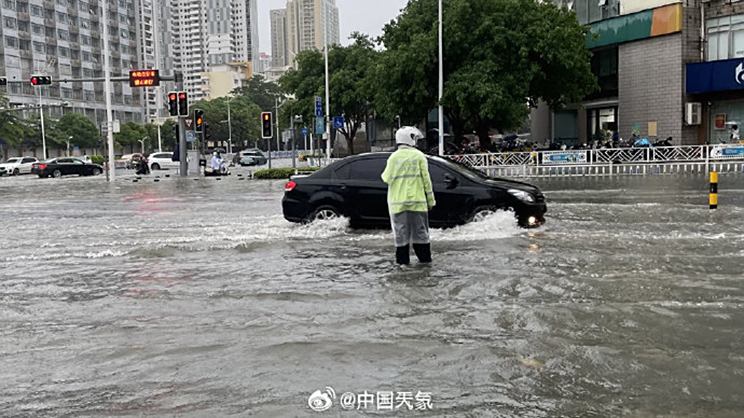 暴雨洪灾的挑战与应对策略解析